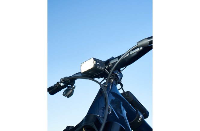 Knog Scheinwerfer Blinder X 2300 mit externem Akku 10'000 mAh